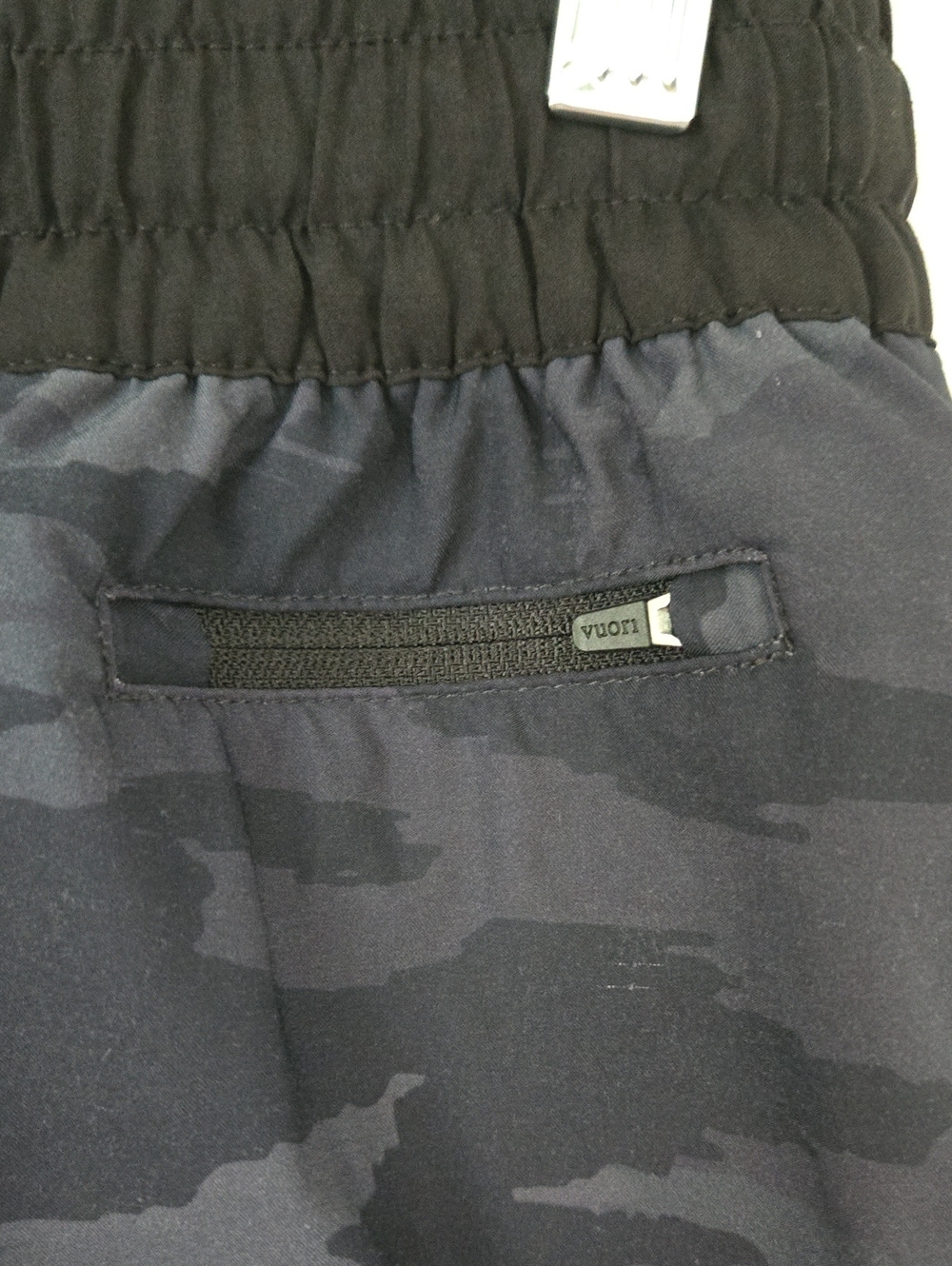 Vuori Clementine Black Camo + Lululemon Run Speed Shorts Small Bundle Running - Picture 3 of 16